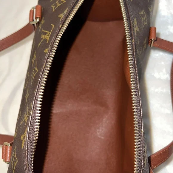 Louis Vuitton Purse - Picture 7 of 8